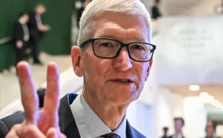 Billionaire Tim Cook Seen Partying with Melania and Accused Sex Offender