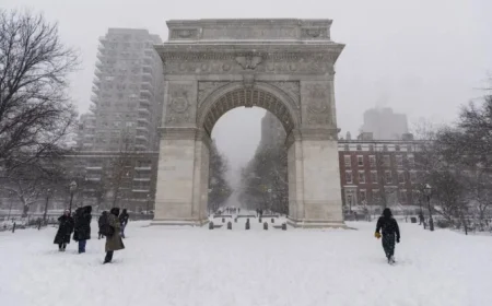 NYC Schools Resume Tuesday with Roads Cleared Amid Severe Cold Warning