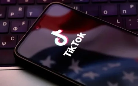 UpScrolled Surpasses TikTok in App Store as Users Migrate