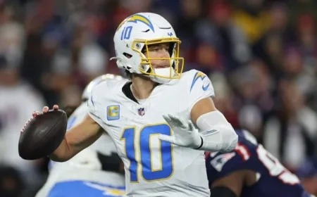 Mike McDaniel Warns Against Overreliance on Justin Herbert’s Exceptional Performance