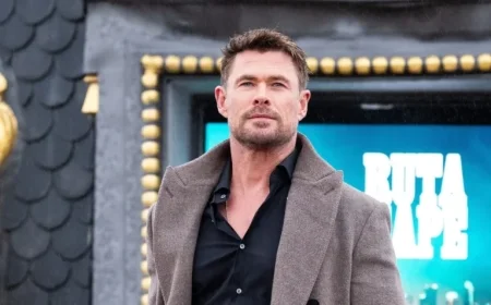 Chris Hemsworth Takes Backseat in Latest Story