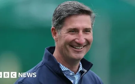 Starbucks Lifts $250,000 Cap on CEO’s Private Jet Use