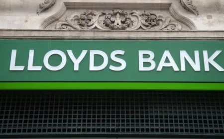Lloyds’ Annual Profits Rise 12% Despite Motor Finance Impact