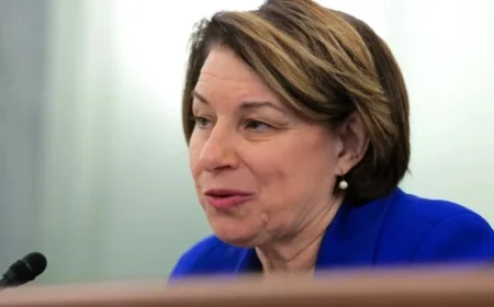 Klobuchar Announces Candidacy for Minnesota Governor Following Walz’s Departure