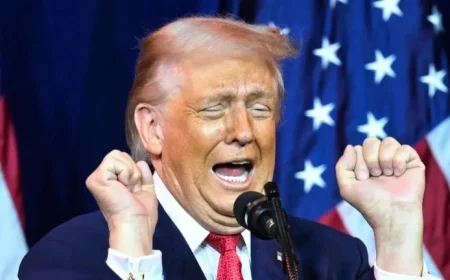 Gold Surge Sparks U.S. Dollar Warning Amid Bitcoin’s Dramatic Drop