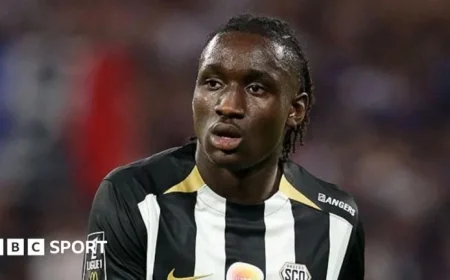 Phil Parkinson Addresses Sidiki Cherif Transfer Links at Wrexham