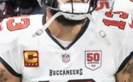 Report: Mike Evans Considering Departure from Buccaneers