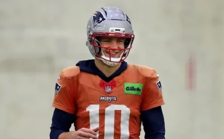 Drake Maye, Mike Vrabel Unconcerned by Patriots QB Shoulder Injury