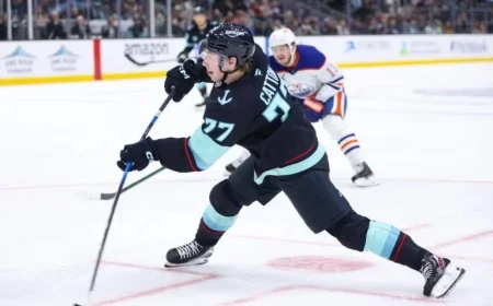 Kraken’s Berkly Catton Leaves Match Against Maple Leafs