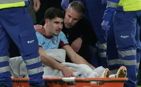 Van Persie Fears Serious Injury for Shaqueel: A Heartbreaking Blow