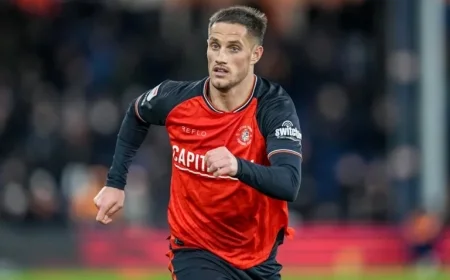 Jerry Yates Joins Sheffield Wednesday Team