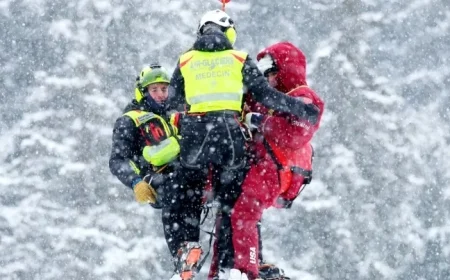 Lindsey Vonn Airlifted After Crash in Pre-Olympics Downhill Event