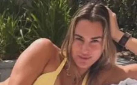 Australian Open Finalist Flaunts Figure, Shares Romance with Older Partner