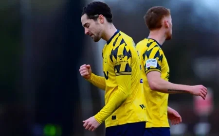 United Triumphs 2-1 Over Hornchurch in Thrilling Matchup