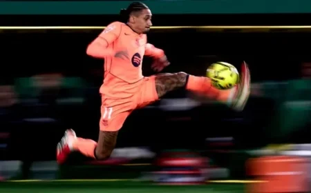 Raphinha Substituted at Half-Time in Barcelona vs Elche Match