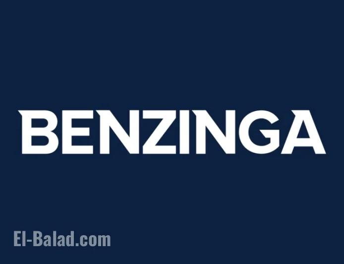 Adobe Stock: See How Much $100 Investment 20 Years Ago Earned Today