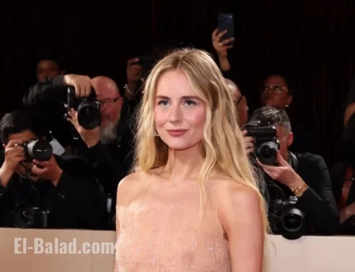 Justine Lupe Stuns in Nearly Nude Dress at 2026 Golden Globes