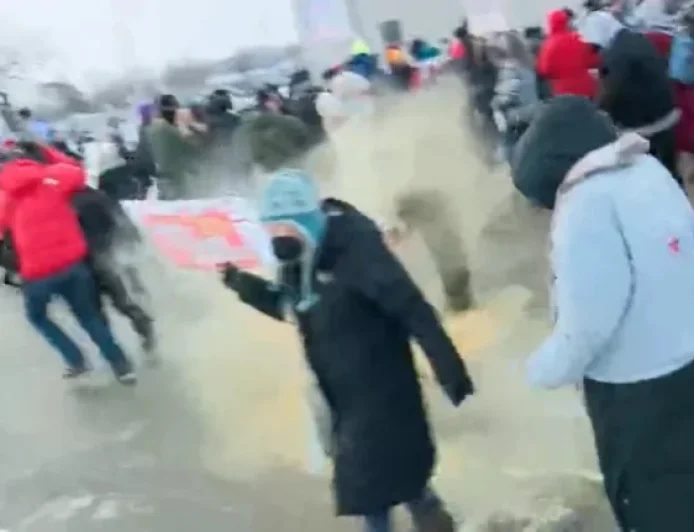 Federal Government Appeals Ruling Against Tear Gas, Detaining Peaceful Protesters