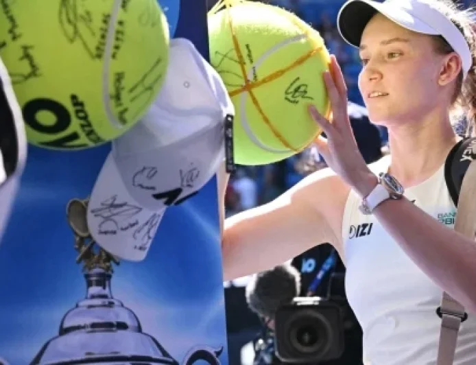 Rybakina Advances to Australian Open Second Round with Dominant Serve