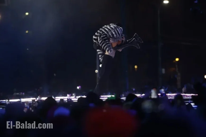 Blanka and Malik Montana Dazzle TVP New Year’s Show; Rapper Lifts “Bejbę” Offstage (PHOTOS)