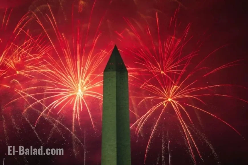 Live Coverage: New Year’s Eve Fireworks Illuminate Washington Monument