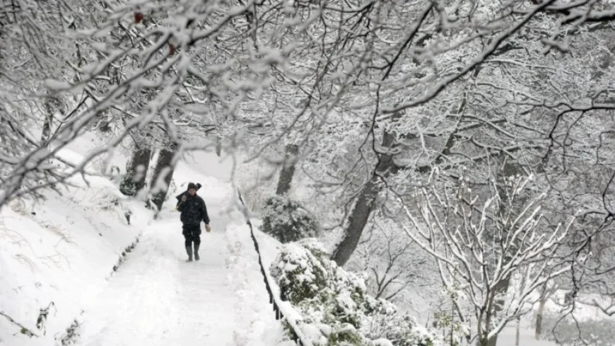 UK Upgrades Snow Warnings to Amber Amid Wintry Year Start