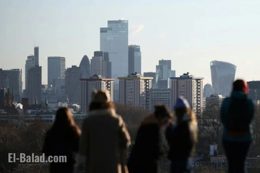 London Stocks Surge to Record High as 2026 Begins with Global Gains