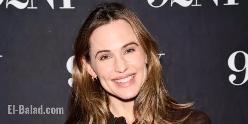 Jennifer Garner Recommends Serum that Stimulates Hair Growth at 53