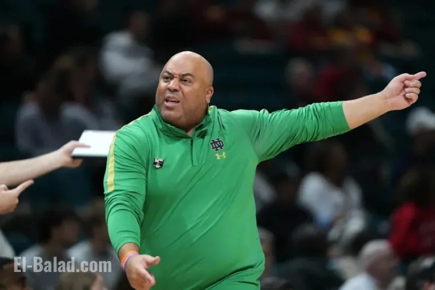 Notre Dame Coach Shrewsberry Confronts Official Over Controversial Call