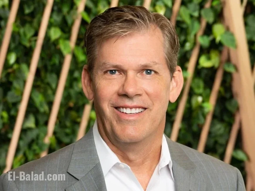 Waste Management CEO Emphasizes Safety by Hauling Trash and Attending 1 a.m. Briefings