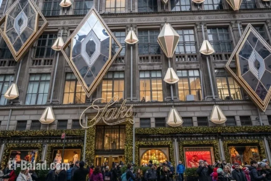 Saks Negotiates $1 Billion Loan to Avert Bankruptcy Closures