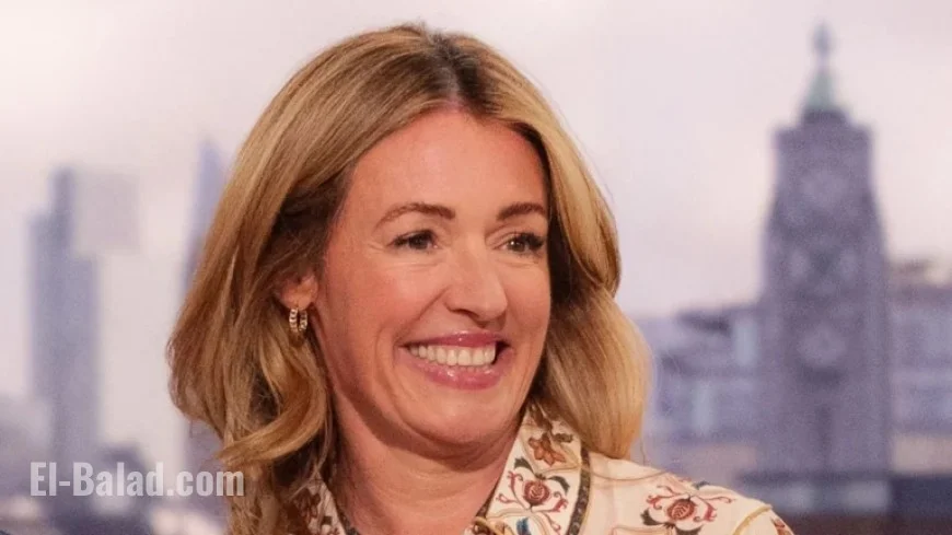 Cat Deeley’s Floral Blouse: The Chic Winter Pairing with Jeans