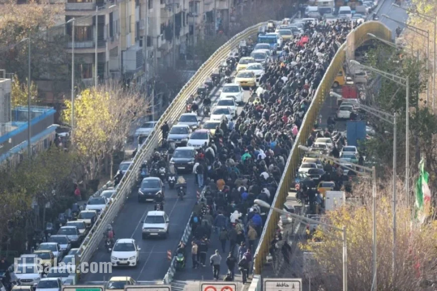 Iran Protests Escalate, Increasing Pressure on Theocratic Regime