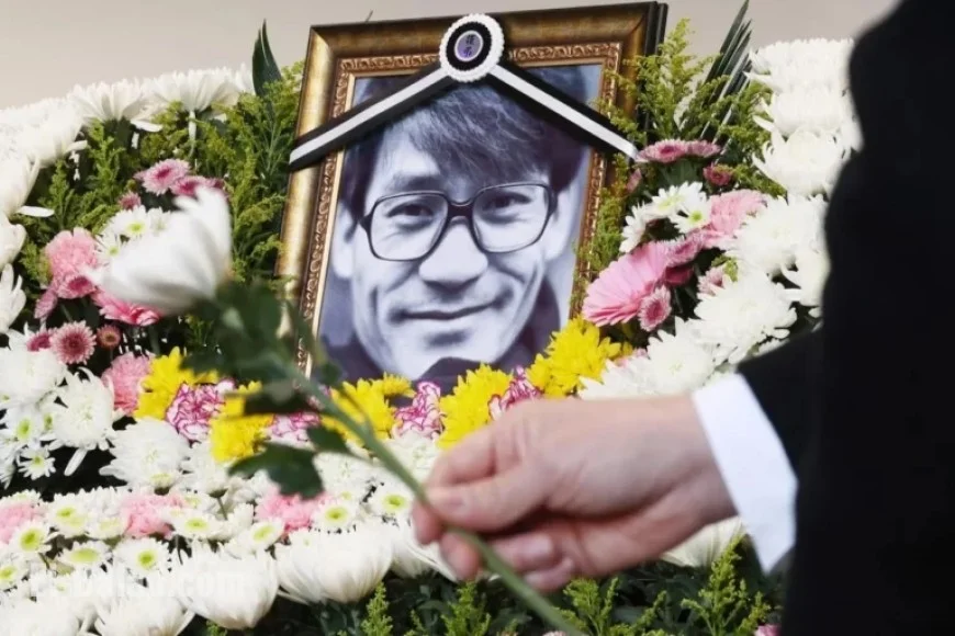 Actor Ahn Sung-ki Honored for Quiet Generosity to Apartment Staff