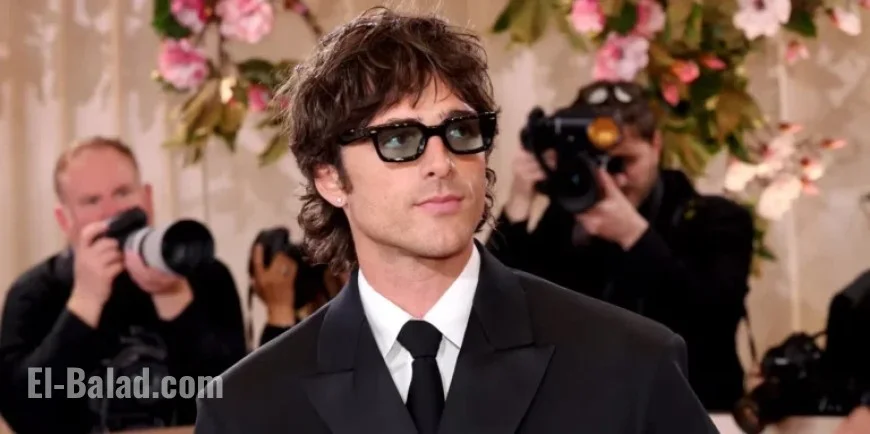 Jacob Elordi Shines in Retro Shades at Golden Globes Red Carpet