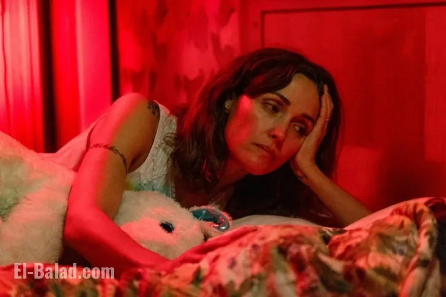 Rose Byrne Wins Golden Globe for Best Actress in Comedy