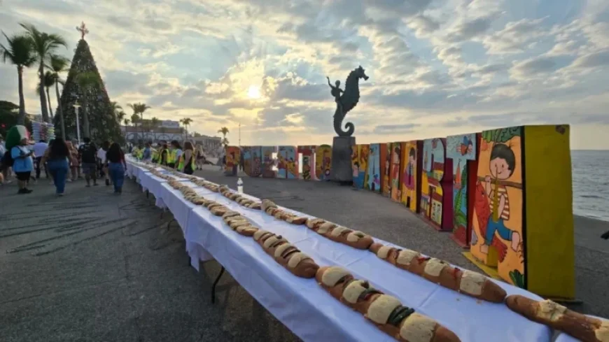 Thousands Enjoy Puerto Vallarta’s Largest Ever Rosca de Reyes
