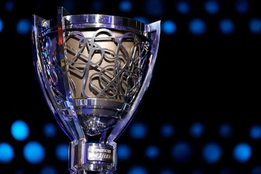 NASCAR Reinstates Original 10-Race Chase in Playoff Format Shift