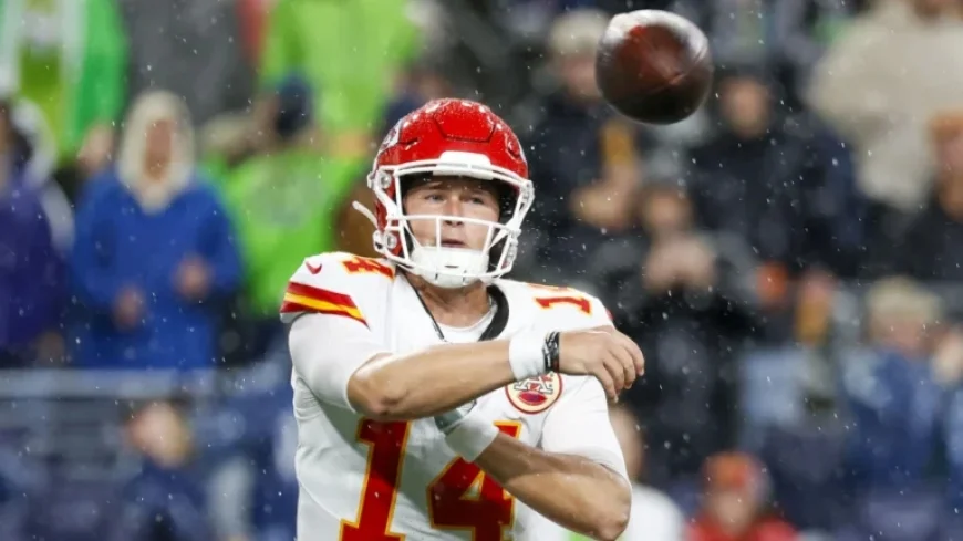 Ex-Patriots Quarterback Joins Jets Under New Contract