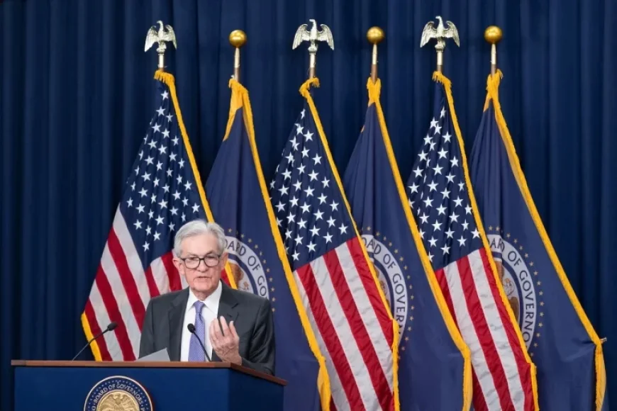 Stock Futures Fluctuate, Dollar Dips as Fed Chair Powell Investigated