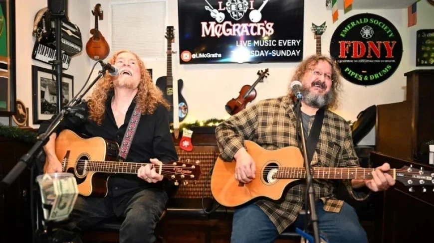 Fans Honor Grateful Dead’s Bob Weir