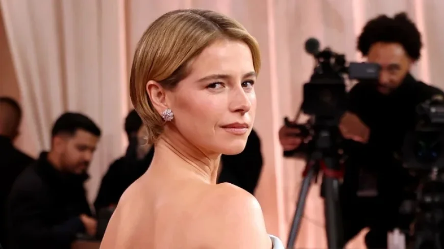 Jessie Buckley Secures 2026 Golden Globe Triumph Upon Red Carpet Arrival