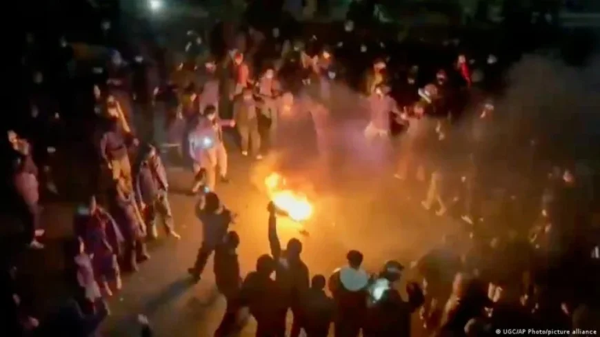 Trump Considers Airstrikes Amid Iran Protests, Prefers Diplomatic Solutions