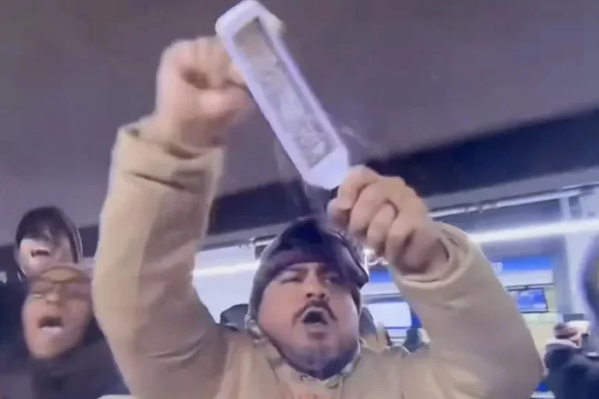Blue-Collar Worker Gains Fame as ‘Cheese Grater Guy’ in Bears’ Playoff Triumph