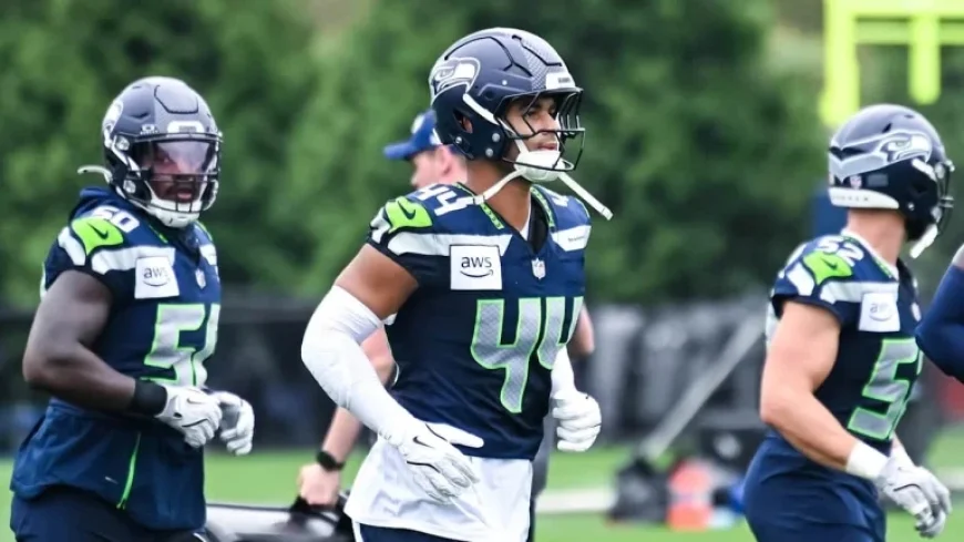 Seahawks’ LB Chazz Surratt Cleared to Resume Practice