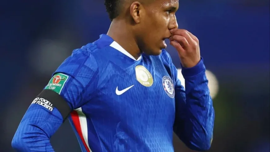 Players Wear Black Armbands During Chelsea vs Arsenal Match