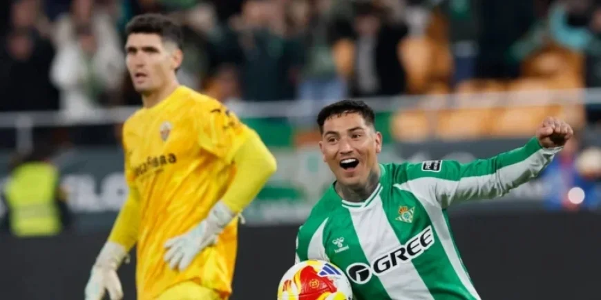 Chimy Emerges as Unexpected Hero: Betis Defeats Elche 2-1