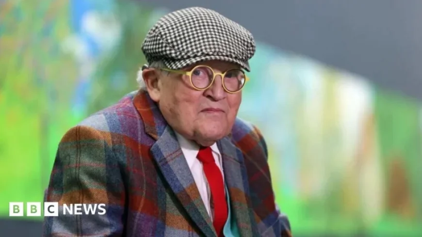 David Hockney Criticizes Moving Bayeux Tapestry to UK as ‘Madness’