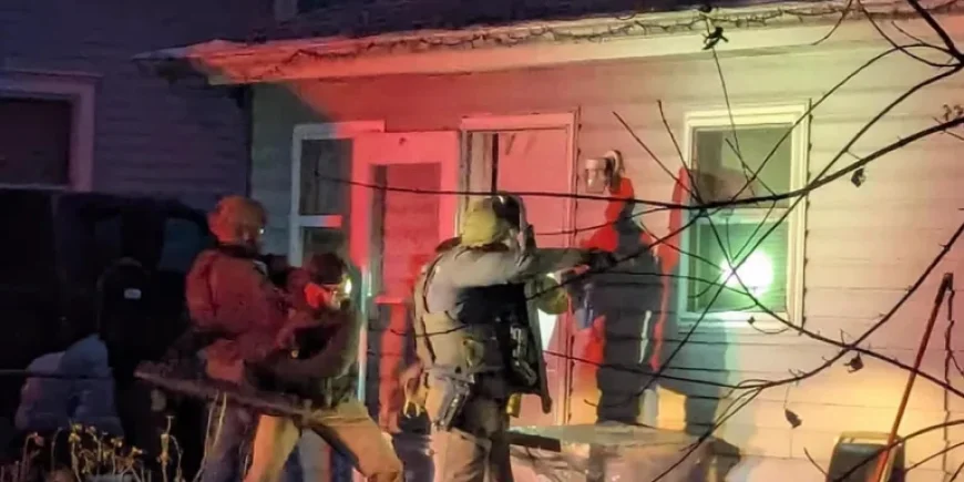 Federal Agents Execute Warrant in Northeast Lincoln, Stirring Bystander Outrage
