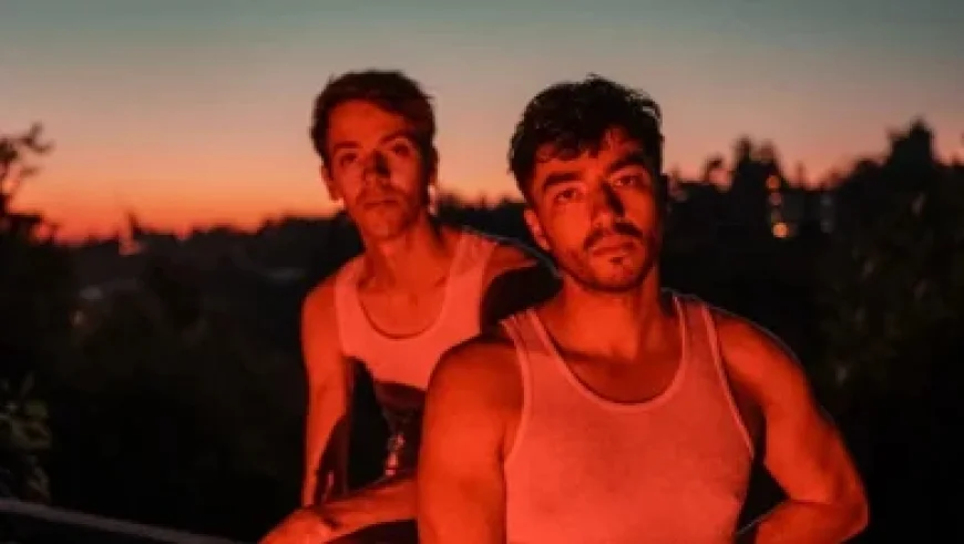 Ben Affleck and Matt Damon Star in Intense Netflix Heist Thriller